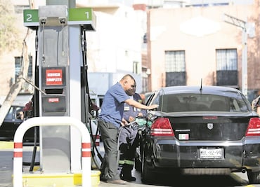 Gasto de gasolina por auto subió 2 mil pesos en 2018