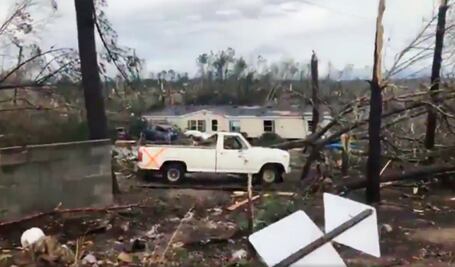 Tornado en Alabama, EU, deja a su paso 14 personas muertas