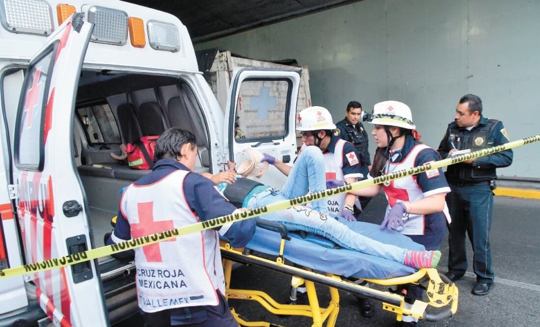 Dos menores de edad, de seis y 12 años, fueron trasladados a la Cruz Roja de Polanco y al Hospital Pediátrico de Aragón. Foto: HUGO GARCÍA. EL UNIVERSAL