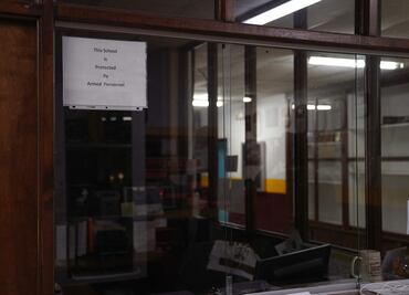 "¡Personal armado!": El colegio de Texas que armó a sus profesores en 2018 para evitar matanzas escolares