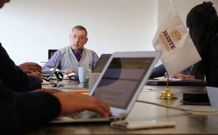 Director del ISSSTE se trata de Covid con homeopatía