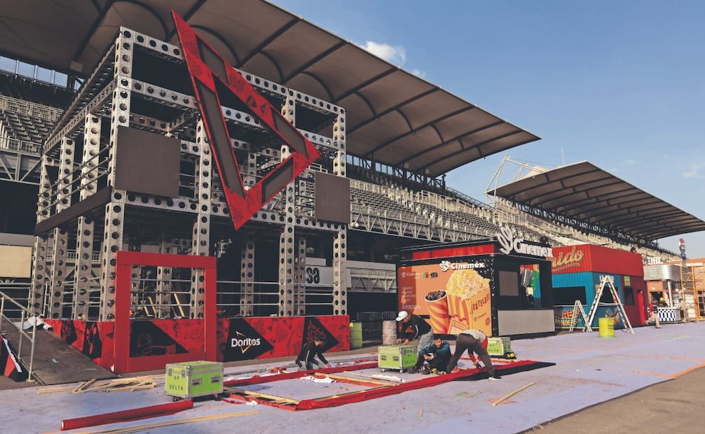 Diversos estands y patrocinadores estarán presentes a lo largo del sábado y domingo en el Estadio GNP Seguros. Foto: Hugo Salvador/ EL UNIVERSAL