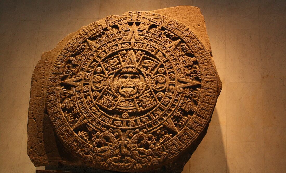 La "Piedra del Sol", mejor conocido como "Calendario Azteca", en el Museo Nacional de Antropología. Foto: Altazor 007 para Pixabay.