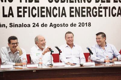 Firma gobernador pacto para ahorro de energía