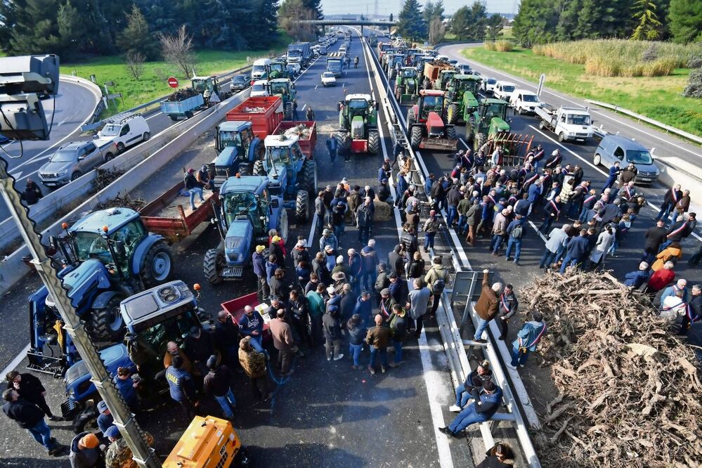 Las movilizaciones agrarias de España se suman a las que se producen en otros países de Europa, sobre todo en Francia, Portugal o Italia. La semana pasada agricultores paralizaron carreteras de París.