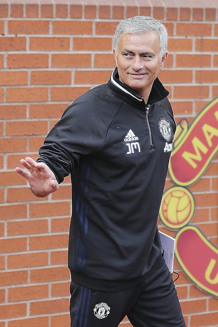 José Mourinho, durante su presentación oficial en el ManU (NIGEL RODDIS. EFE)