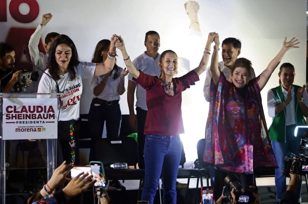 La candidata morenista ofreció un mitin en Benito Juárez a media luz debido a un apagón del que culpó a la alcaldía panista. Foto: de Carlos Mejía. El Universal