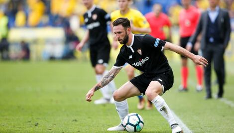 Miguel Layún es titular en victoria del Sevilla
