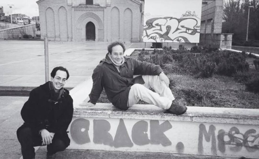 En el suplemento podrás encontrar un panorama crítico de las principales obras de Jorge Volpi, Ignacio Padilla, Vicente Herrasti, Eloy Urroz, Ricardo Chávez Castañeda y Pedro Ángel Palou. FOTO: Tomada del libro Si hace crack es boom.