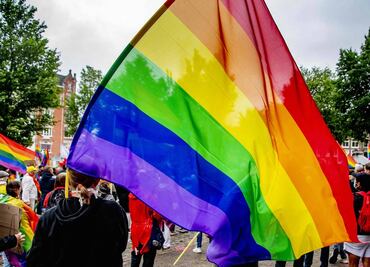 Europa critica ley húngara que prohíbe "promocionar" la homosexualidad entre menores