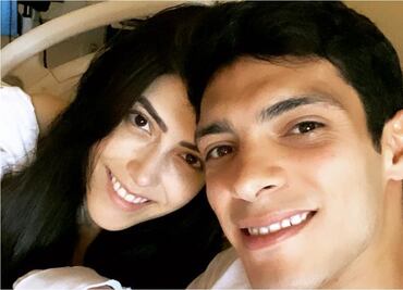 Esposa de Raúl Jiménez lo defiende de Jorge Pietrasanta