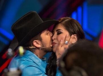 Cristy, mamá de Christian Nodal, es hospitalizada; envía mensaje