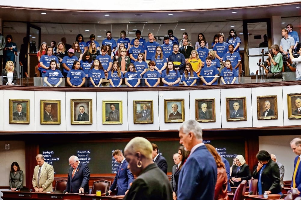 Estudiantes de Marjory Stoneman Douglas High School, durante una sesión del Senado de Florida, el pasado 21 de febrero (COLIN HACKLEY. REUTERS)