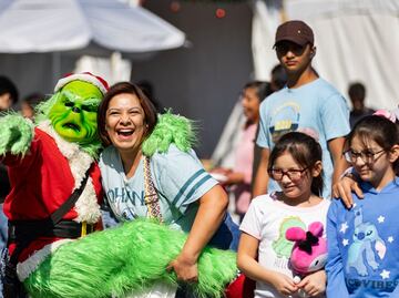 FOTOS: La Navidad no termina en la Ciudad de México; cientos de personas acuden al Zócalo a tomarse fotografías