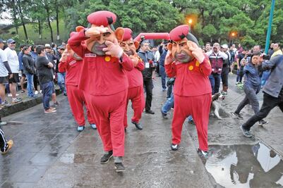 En Veracruz van por el voto entre trotes, baile y botarga