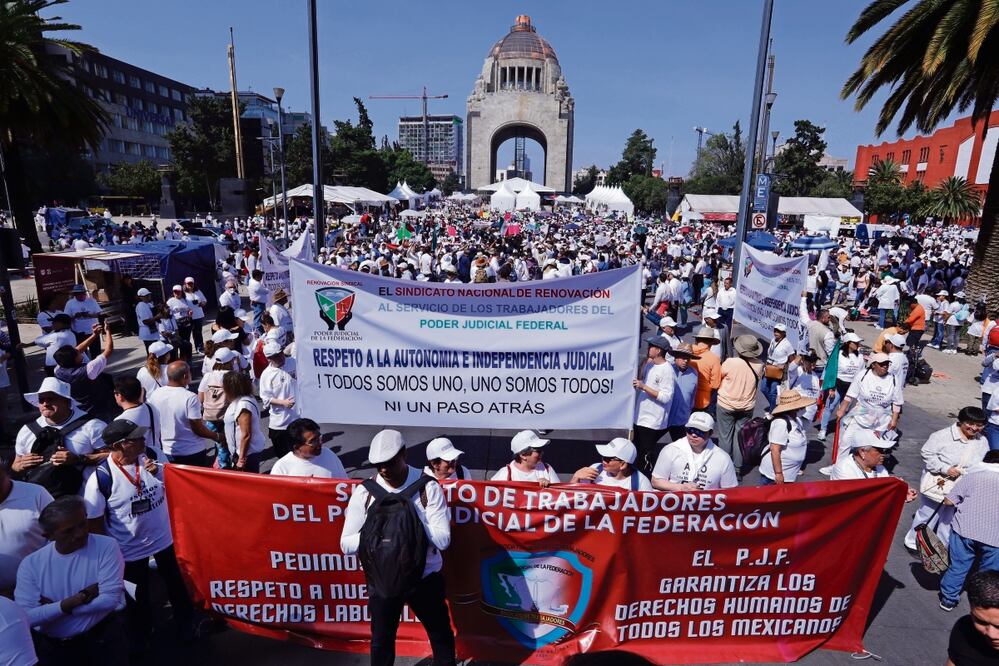 La marcha de apoyo al Poder Judicial de la Federación fue acompañada por la sociedad civil. Foto: Berenice Fregoso