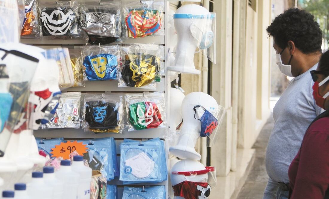 Los fabricantes de cubrebocas están obligados a investigar qué materiales emplear y cuáles son avalados por autoridades. Foto: CARLOS MEJÍA. EL UNIVERSAL