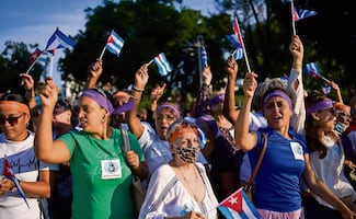 Mujeres cubanas protestan contra las sanciones de EU