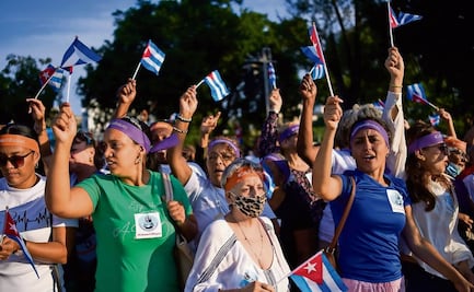 Mujeres cubanas protestan contra las sanciones de EU