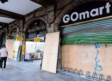 Empiezan a abrir negocios del Centro Histórico tras robos en marcha del 2 de Octubre