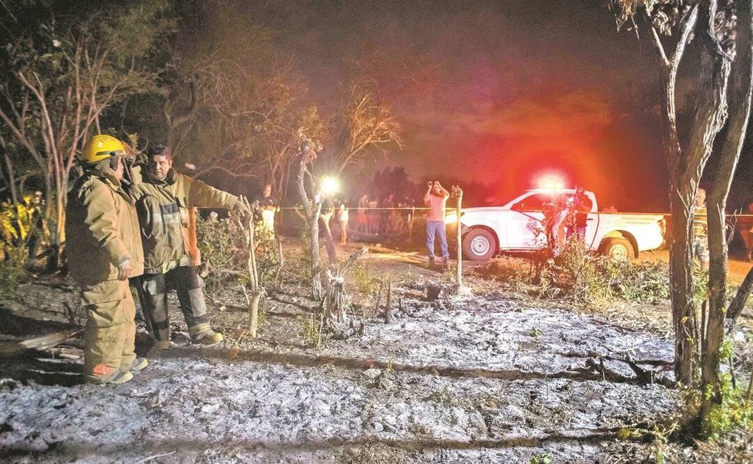 Las rocas halladas en el lugar fueron sacadas de las cenizas. Foto: ROBERTO AGUILAR. EL UNIVERSAL