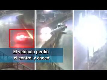 Captan el momento en que un automovilista se vuelca en Naucalpan