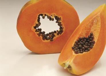 Científicos crean dos tipos de papaya para prevenir enfermedades