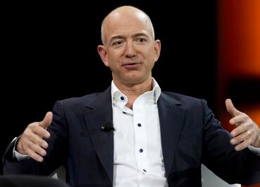 ¿Quién es Jeff Bezos y cómo se convirtió en el hombre más rico del mundo?