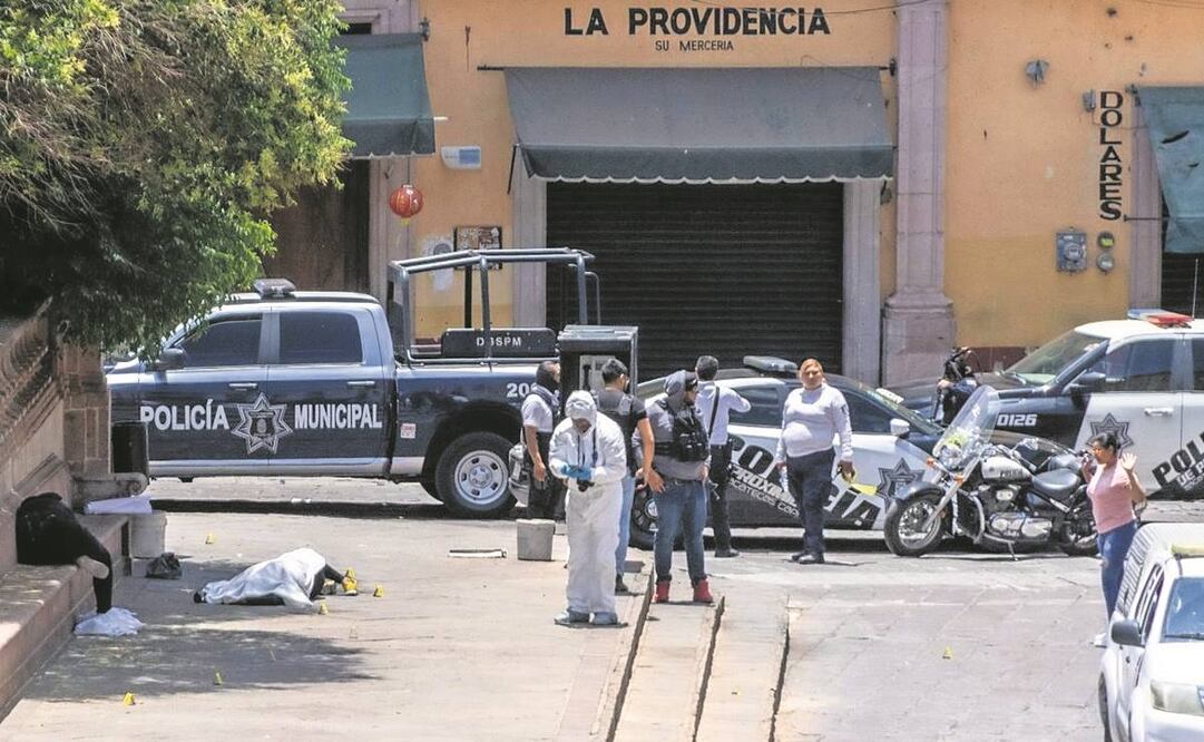 Dos mujeres y un hombre fueron asesinados en un ataque armado en el centro de Zacatecas; una persona más resultó herida. Foto: Diana Valdez/CUARTOSCURO