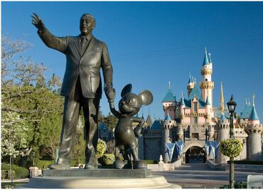 Google Maps te lleva a pasear por los parques de Disneyland