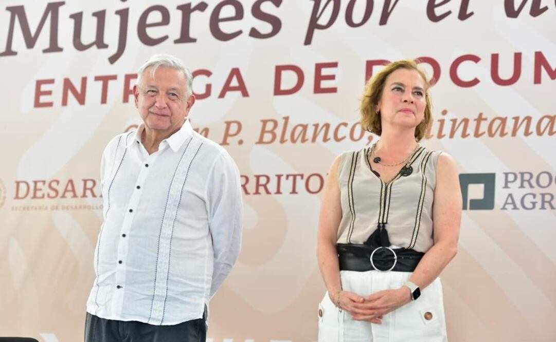 Beatriz Gutiérrez Müller en un evento con AMLO en Quintana Roo. Foto: Especial
