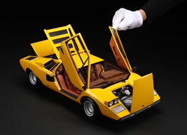 ¿Por qué este auto a escala cuesta más que un auto nuevo?