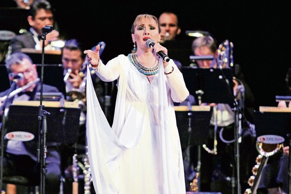 La cantante también deleitó a sus seguidores con temas en inglés (CARLOS MEJIA. EL UNIVERSAL)