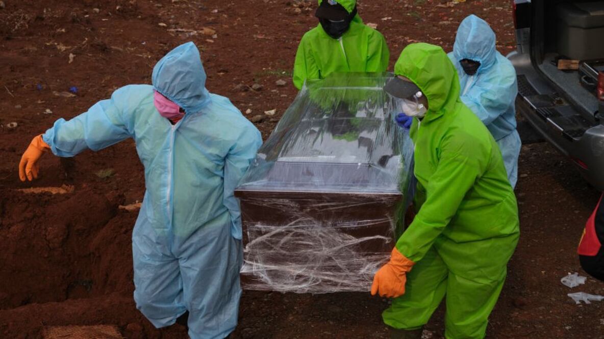 El exceso de mortalidad, según expertos, es la mejor forma de medir el número de fallecidos por coronavirus. Foto: Getty Images