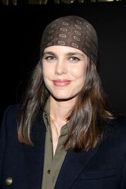 Charlotte Casiraghi sorprende con su look en Fashion Week Paris