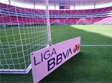 Cancha de las Chivas sigue en pésimas condiciones