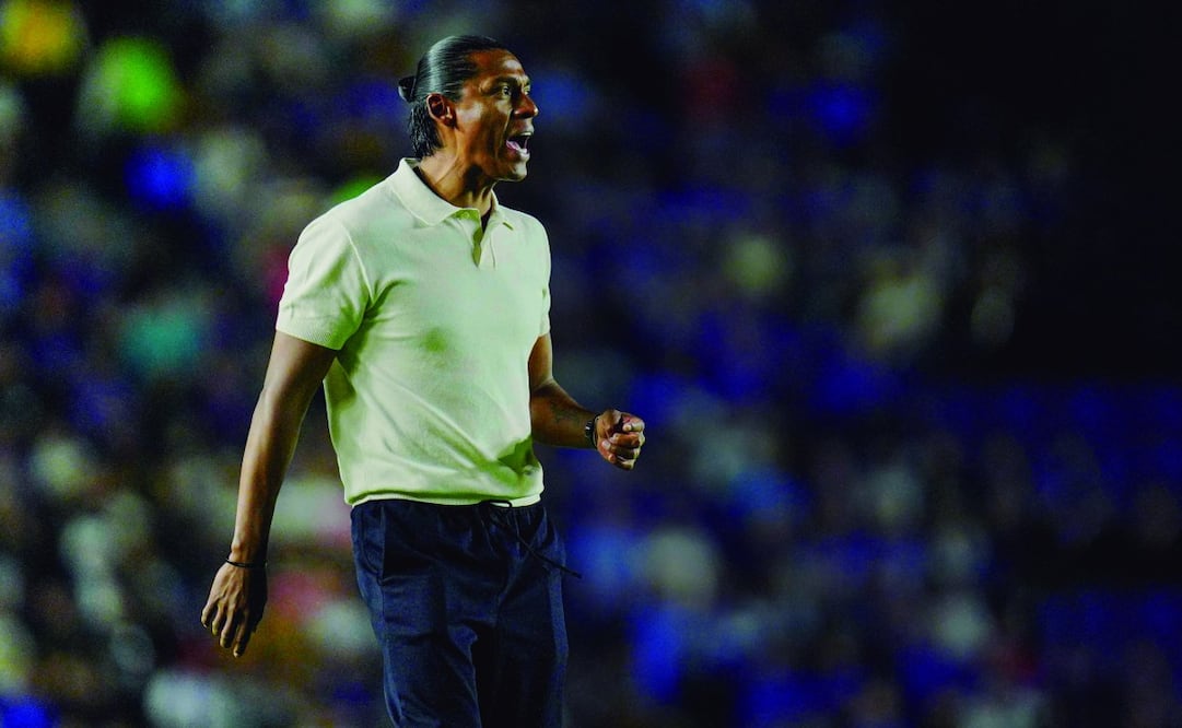 El actual técnico de Cruz Azul entró al quite en el conjunto por la inesperada salida de Nicolás Larcamón. Foto: Diego Padilla/Imago7