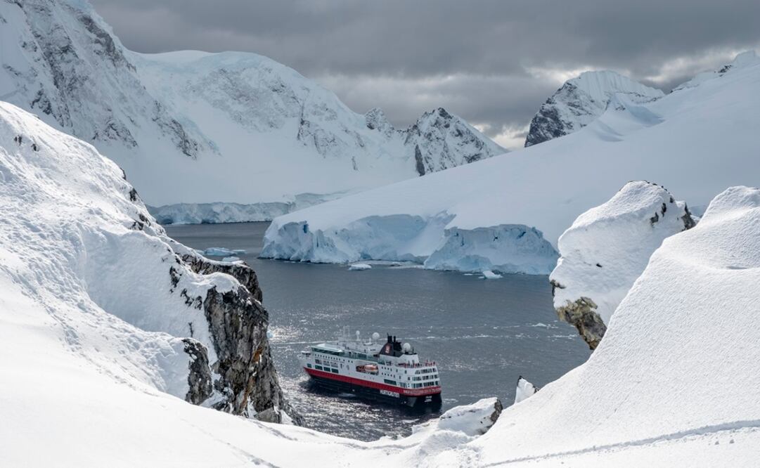 De acuerdo con la CLIA, una embarcación se considera grande cuando tiene entre 800 y mil 500 camarotes. (Foto: Cortesía Hurtigruten)
