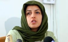Irán traslada de cárcel a la Nobel de la Paz, Narges Mohammadi