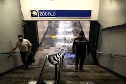 Mujer muere tras saltar a vías del metro Zócalo; servicio en la Línea 2 presenta retrasos de hasta 25 minutos