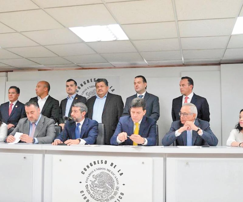Diputados de PAN, PRI y PRD descalificaron la postura de Morena y rechazaron la “ley mordaza” que les impone. Foto: ESPECIAL