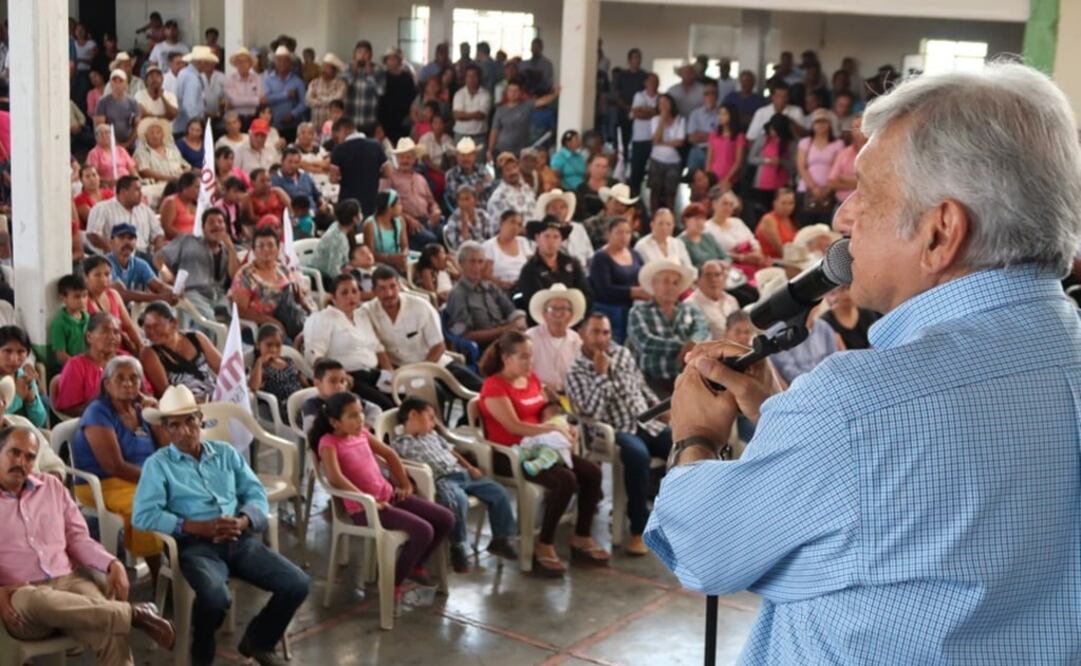 Andrés Manuel López Obrador visitó este domingo diversas comunidades de Nayarit. (Foto: Especial)