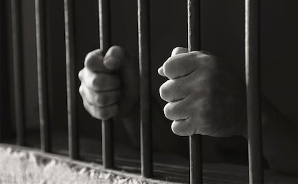 Detienen a cuatro presuntos miembros de "Los Tanzanios" en operativos contra narcomenudeo en CDMX