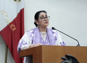 Aplauden y reconocen a Angélica Aragón: "Me siento muy afortunada de haber nacido en una familia de mujeres fuertes"