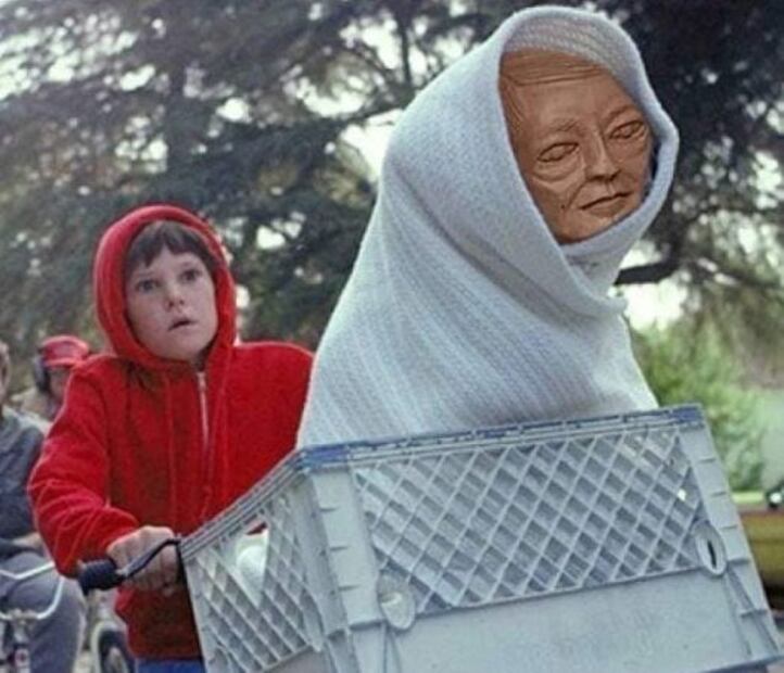 Hacen memes de busto de Benito Juárez develado en San Luis Potosí