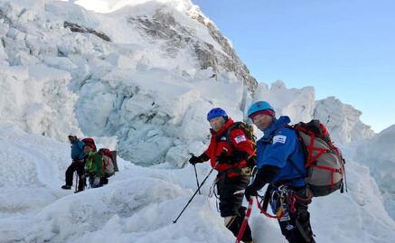 Nepal autoriza acceso al monte Everest tras terremoto