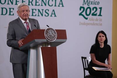 Pura “politiquería”, dice AMLO sobre señalamientos de que no se ha vacunado a médicos privados
