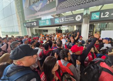 CNTE desata un viernes de pesadilla en CDMX; estrangula el AICM por más de 6 horas y deja caos y enojo