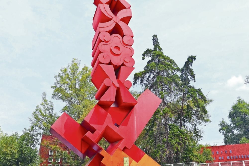 La obra monumental se encuentra ubicada frente a la Benemérita Escuela Nacional de Maestros. (JUAN CARLOS REYES. EL UNIVERSAL)