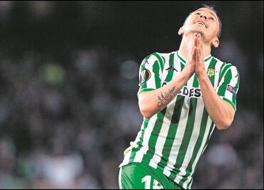 Andrés Guardado entrena con el ritmo de los Ángeles Azules